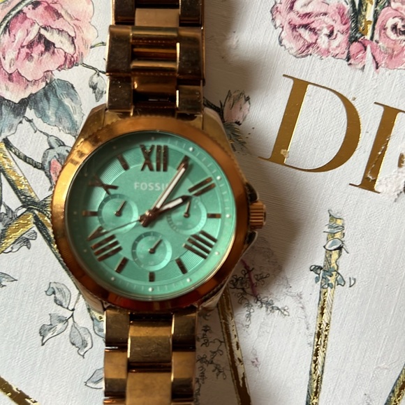 Fossil Watch - Picture 2 of 2